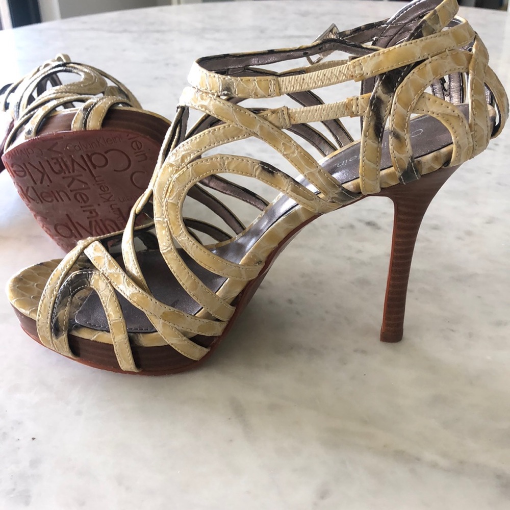 Calvin Klein Dylan Print Heels sz 8